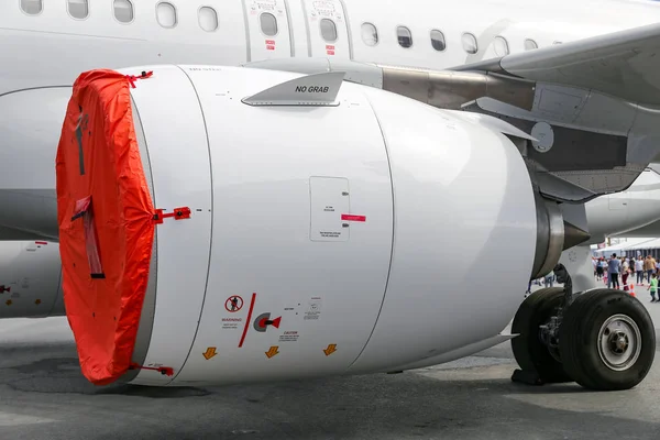 Engine of Turkish Airlines Airplane — Stock Photo, Image