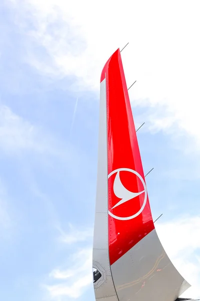 Wingtip Airplane Turkish Airlines — стоковое фото