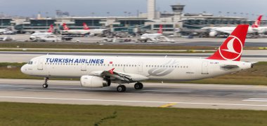 Uçak kalkış Havaalanı'ndan