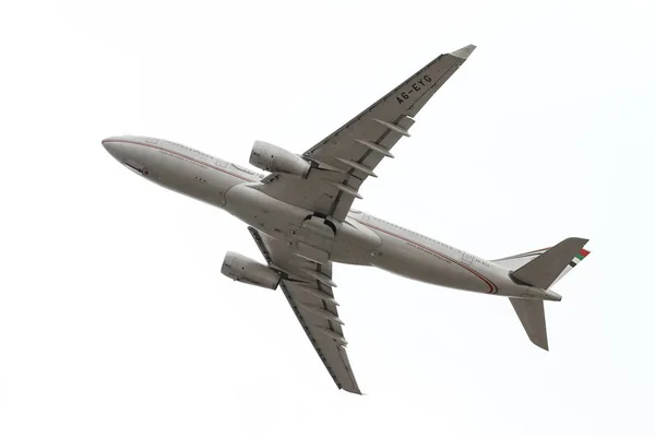 Repülőgép felszállás repülőtérről — Stock Fotó