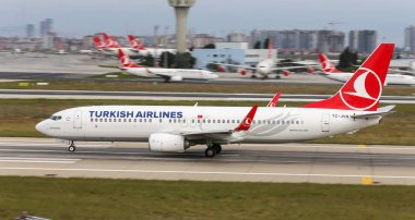 Uçak kalkış Havaalanı'ndan