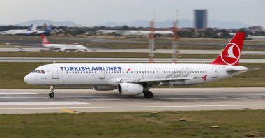 Uçak kalkış Havaalanı'ndan