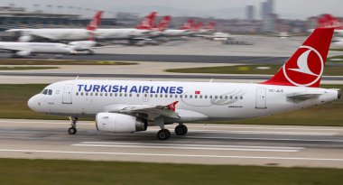 Uçak kalkış Havaalanı'ndan