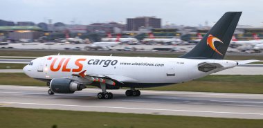 Uçak kalkış Havaalanı'ndan