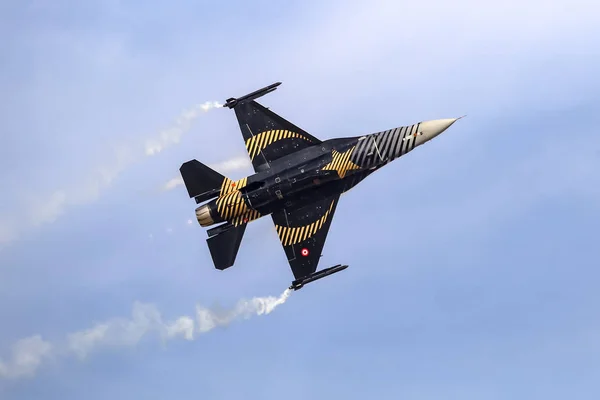 Solo Turk Air Aerobatics Show in Teknofest Istanbul — Stock Photo, Image