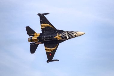 Teknofest Istanbul 'da solo Türk Hava akrobasi gösterisi