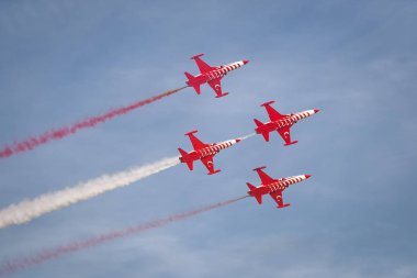 Istanbul Teknofest 'te Türk yıldızları hava akrobasi gösterisi