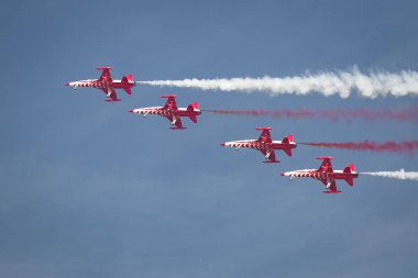 Istanbul Teknofest 'te Türk yıldızları hava akrobasi gösterisi