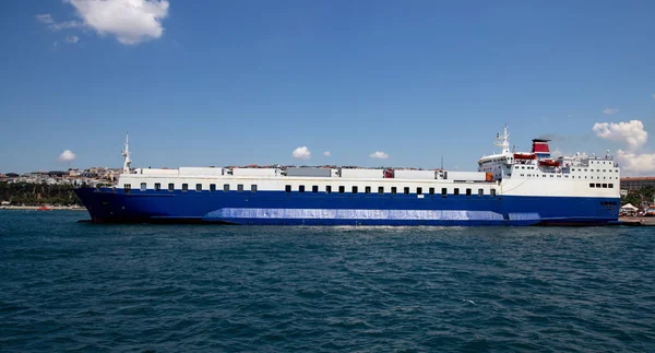 Navio Roro no porto — Fotografia de Stock