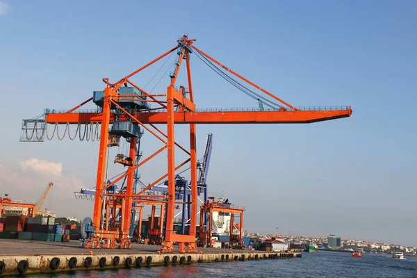 Oranje haven Crane — Stockfoto