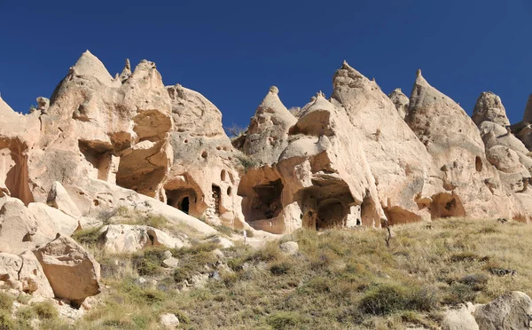 Formacje skalne w dolinie Zelve, Kapadocja, Nevsehir, Turcja — Zdjęcie stockowe