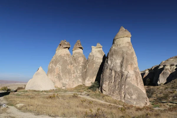 Formacje skalne w dolinie mnichów Pasabag, Kapadocja, Nevsehir, T — Zdjęcie stockowe