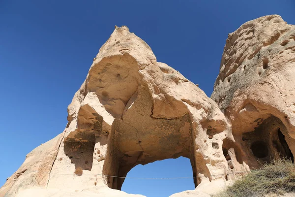 Formações rochosas em Zelve Valley, Capadócia, Nevsehir, Turquia — Fotografia de Stock