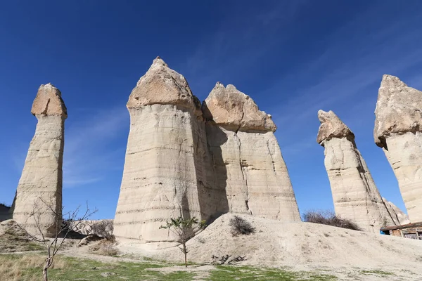 Formacje skalne w dolinie miłości, Kapadocja, Nevsehir, Turcja — Zdjęcie stockowe