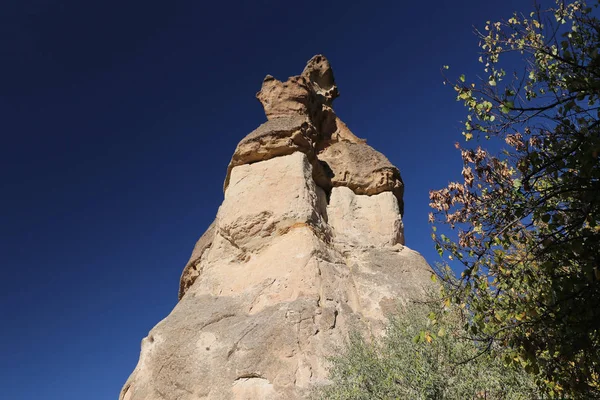 Felsformationen in Pasabag Mönche Tal, Kappadokien, nevsehir, t — Stockfoto