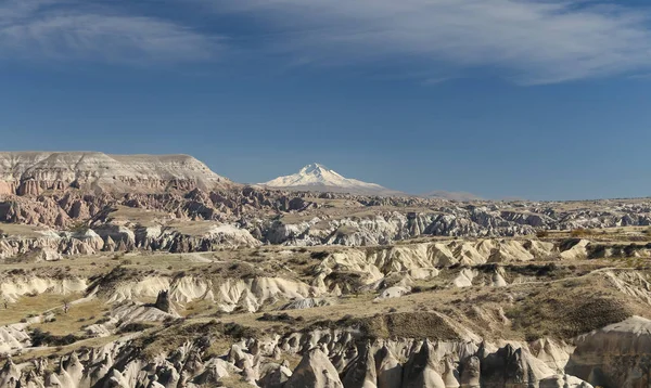 Kapadocja widok z doliny miłosne w Nevsehir, Turcja — Zdjęcie stockowe