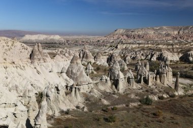 Nevşehir'de Aşk Vadisi'nden Kapadokya Manzarası