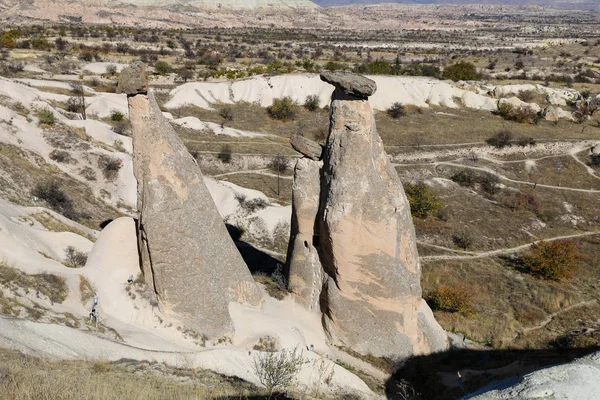 Trzy piękności bajki Chimneys w Urgup Town, Kapadocja, Nevsehi — Zdjęcie stockowe