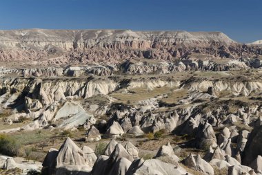 Nevşehir'de Aşk Vadisi'nden Kapadokya Manzarası