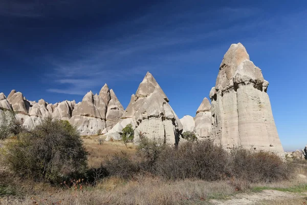 Formaciones rupestres en Love Valley, Capadocia, Nevsehir, Turquía —  Fotos de Stock