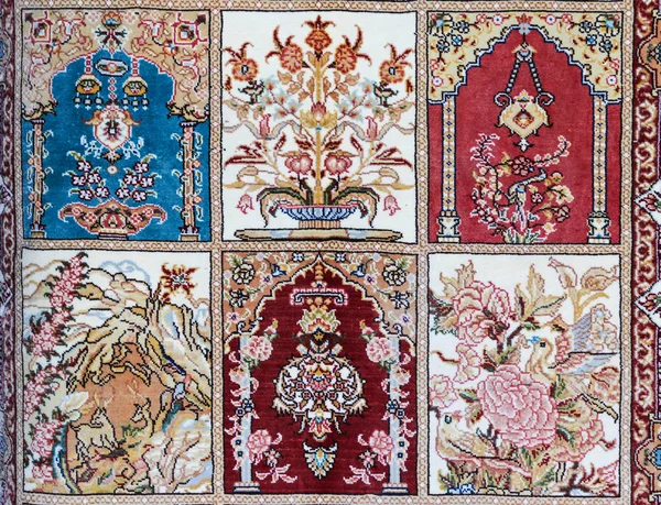 ゴレメのトルコの伝統的なカーペット, ネフセヒル, トルコ — ストック写真