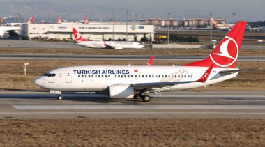 Uçak kalkış Havaalanı'ndan