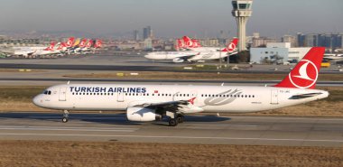 Uçak kalkış Havaalanı'ndan