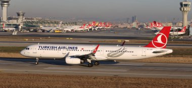 Uçak kalkış Havaalanı'ndan