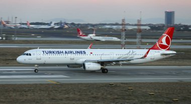 Uçak kalkış Havaalanı'ndan