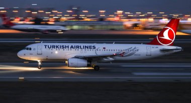 Uçak kalkış Havaalanı'ndan