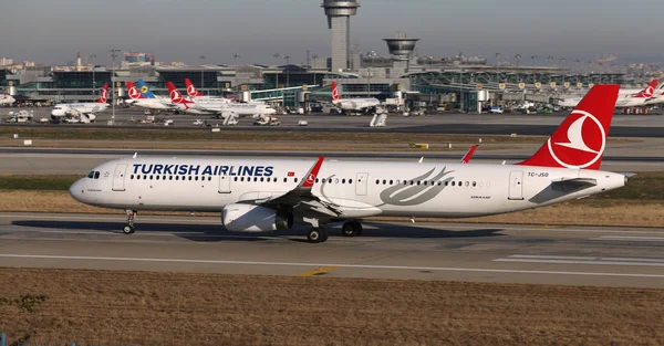 空港からの飛行機の離陸 — ストック写真