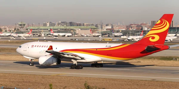 Décollage d'avion de l'aéroport — Photo