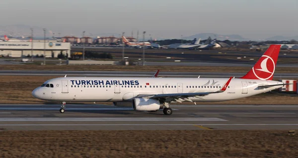 Decolarea avionului de la aeroport — Fotografie, imagine de stoc