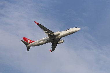 Uçak kalkış Havaalanı'ndan