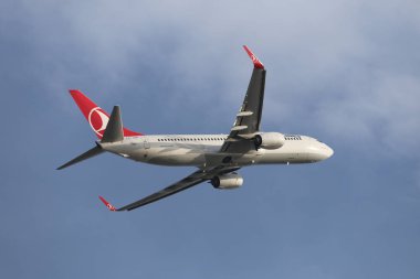 Uçak kalkış Havaalanı'ndan