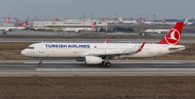 Uçak kalkış Havaalanı'ndan