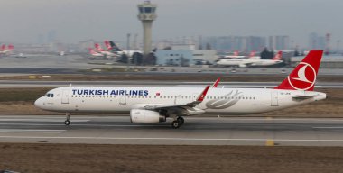 Uçak kalkış Havaalanı'ndan