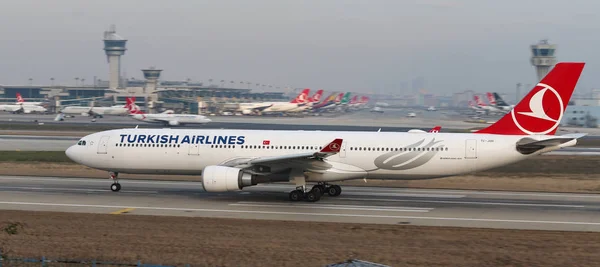 Airplane Take off from Airport — Stock Photo, Image