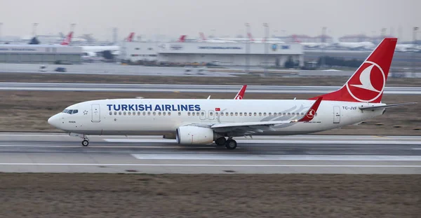 Avión despegue desde el aeropuerto — Foto de Stock