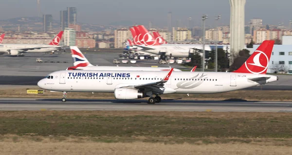 Despegue del avión desde el aeropuerto — Foto de Stock