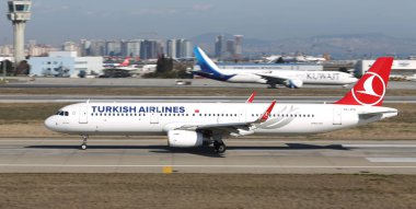 Uçak kalkış Havaalanı'ndan