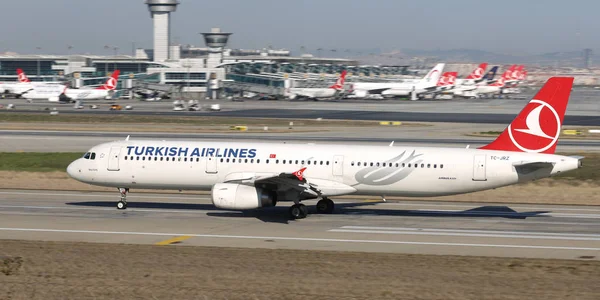 空港からの飛行機の離陸 — ストック写真