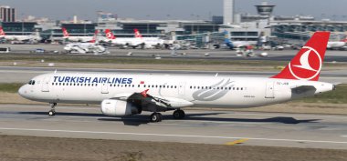 Uçak kalkış Havaalanı'ndan