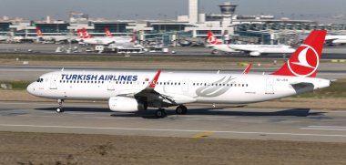 Uçak kalkış Havaalanı'ndan