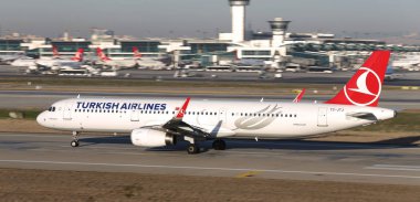 Uçak kalkış Havaalanı'ndan