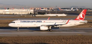 Uçak kalkış Havaalanı'ndan