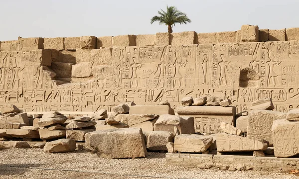 Karnak Tapınağı'nda Hiyeroglifler, Luxor, Mısır — Stok fotoğraf