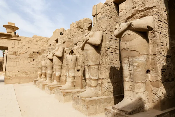 Esculturas en el Templo de Karnak en Luxor, Egipto —  Fotos de Stock