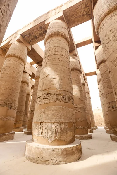 Columns in Hypostyle Hall of Karnak Temple, Luxor, Egypt — Stock Photo, Image