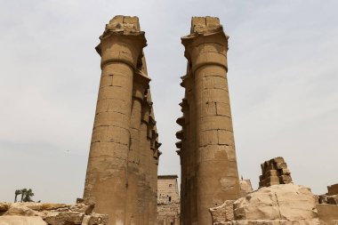 Luxor Tapınağı'ndaki sütunlar, Luxor, Mısır